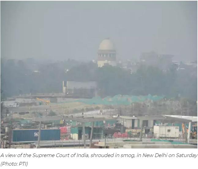 当地时间2021年11月13日，印度首都新德里，笼罩在烟雾中的印度最高法院。图片来源：《印度时报》报道截图。