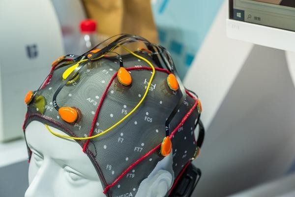 脑机接口将科幻场景“接入”现实(图1)