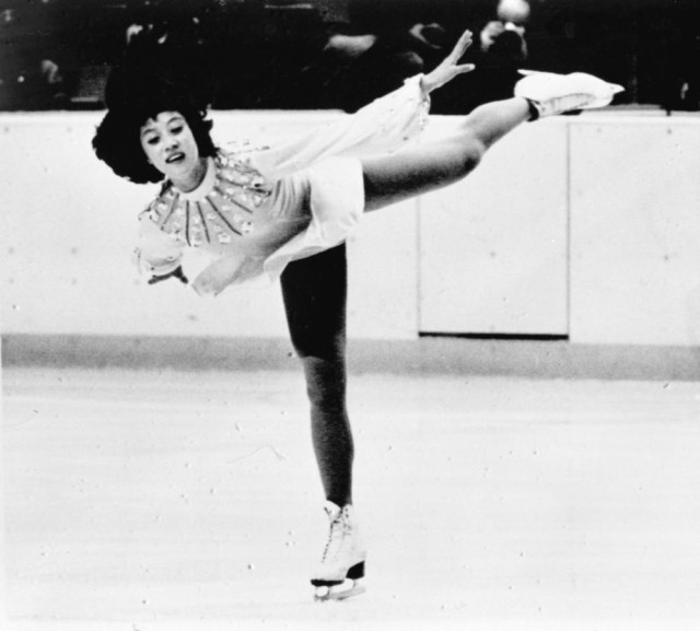 四十六载冰雪路 辉映绚丽中国红——写在米兰冬奥会中国健儿再创历史之际(图4)