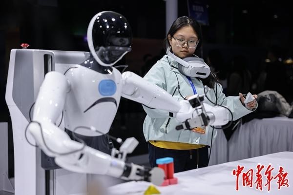 年轻人与机器人一起加速(图4)