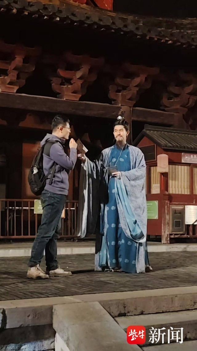 灯火映古城夜游醉姑苏盘门灯光秀点亮姑苏夜经济新图景(图3)