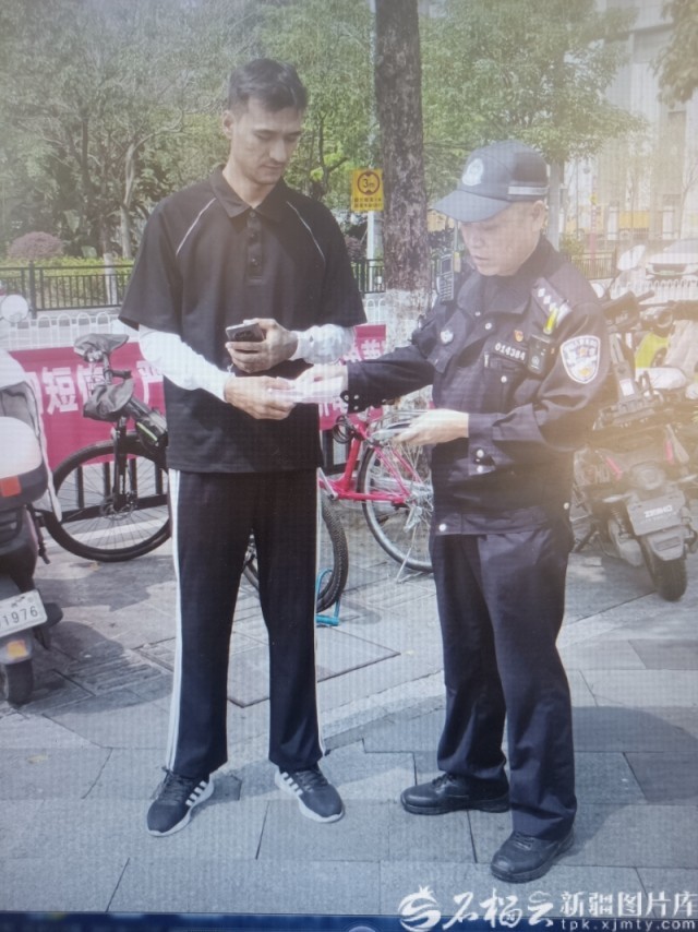 铸牢中华民族共同体意识丨帕米尔高原走出一批“刷屏青年”(图1)