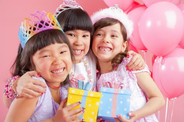 儿童生日派对攀比严重 家长看法不一[1]