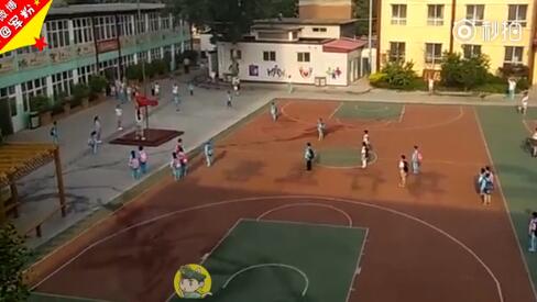 00后的爱国方式:国歌响起他们的反应让人感动