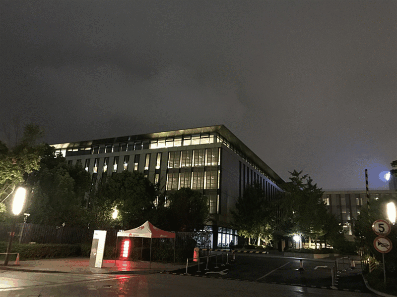 ��Ϊ����Ա���°�ʱ����ع⣬�������֪�������������