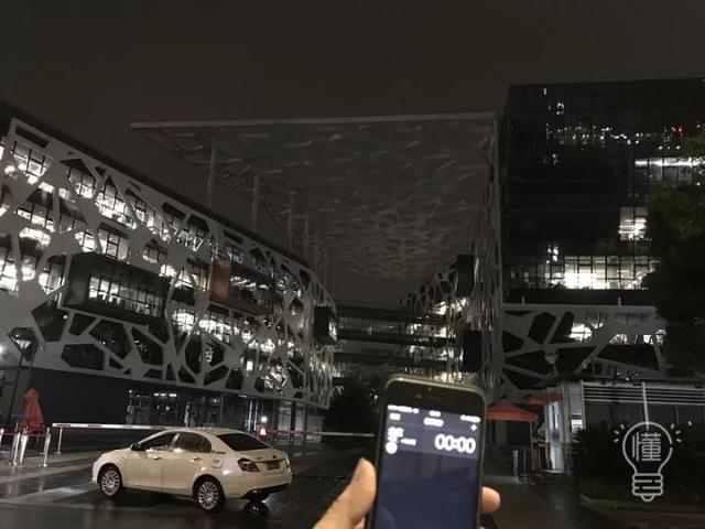 ��Ϊ����Ա���°�ʱ����ع⣬�������֪�������������