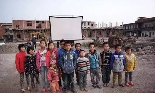 广西农民义务放电影被叫停引争议 当地主管部