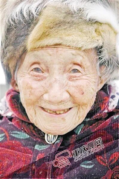 重庆114岁老人离世:喜欢喝酒 113岁时仍干活
