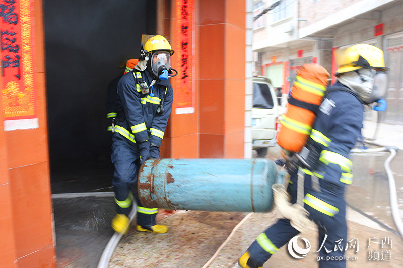 Һ������������ը