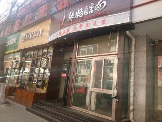 调查：美团外卖现“幽灵餐厅” 多店涉假证套证