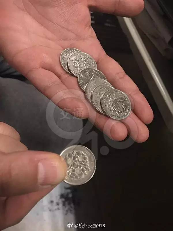 �������ӵ����Զ���Ʊ����һ��Ʊ �³�100��Ԫ