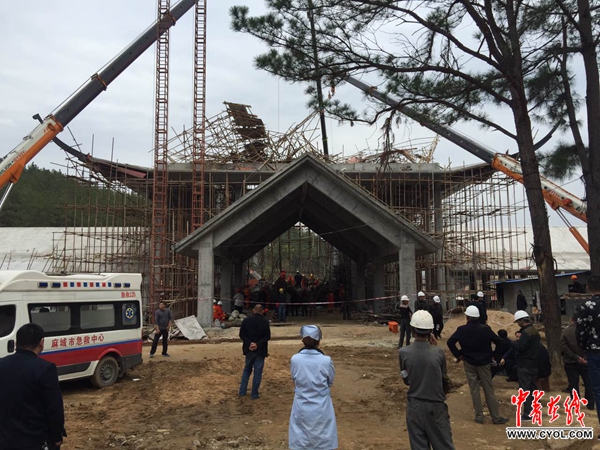 麻城脚手架垮塌事故被困工人均系麻城人 8名责