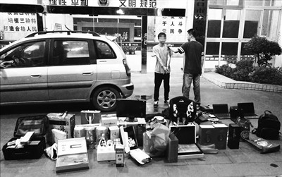 海口砸车盗:老贼挑好车偷10万 嫩贼砸40车偷零