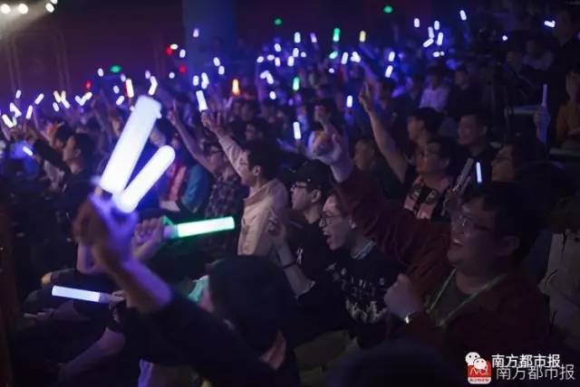 ����ż�����ɼ�:����Ϊ֧������Ů������������