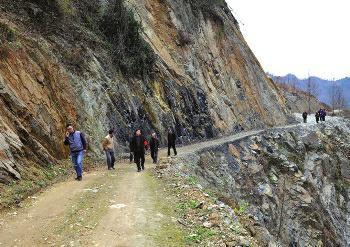 ����Ϊ��������·���ʽ�30�� ��ͨ4.5������ɽ·