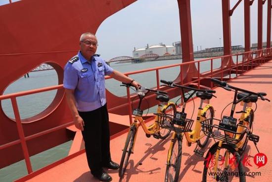 南京共享单车现300多公里外黄海边 无人来领