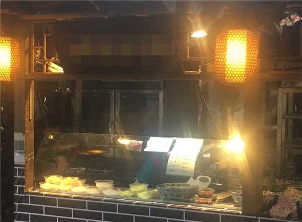 成都宽窄巷买田螺变福寿螺 食药监局介入调查