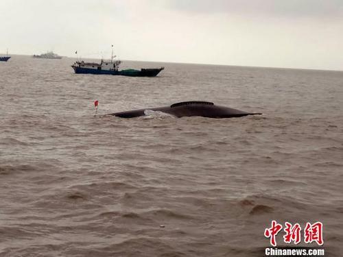江苏盐城海域两艘渔船相撞 已救起6人失踪3人