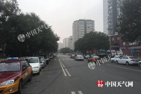 开学首日北京早高峰有轻雾交通压力大 明天将迎小雨