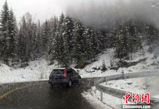 5�գ��½�����˹����ɽ��������Сѩ����κƽ ��