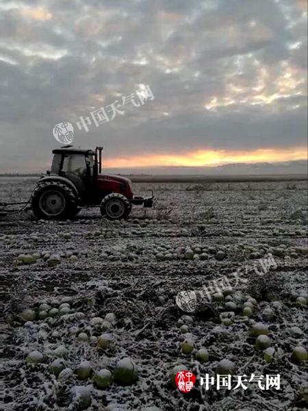 雨雪降温搅返程 节后北方速冻南方秋意浓