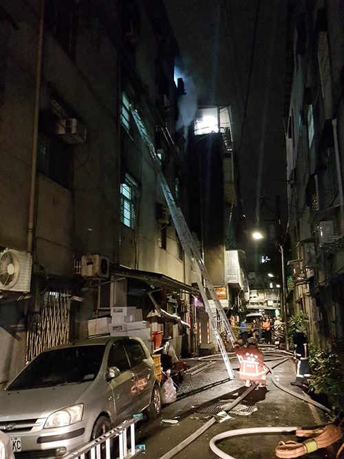 台湾群租房大火增至9死 疑犯落网供称因吵架愤而纵火