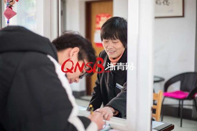 �����޹ܰ������������ˣ�800����ѧ������Ը�����������裬���ߣ���