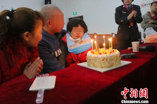 ͼΪһ������Χ�������յ���ǰ�����Ĺ��������ա�������ͼ