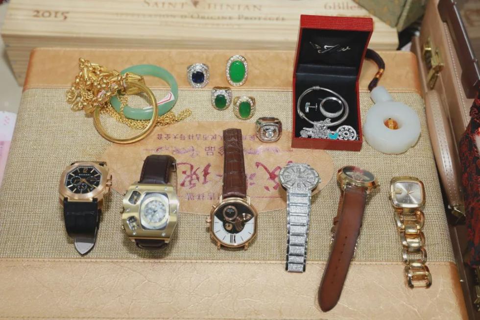 ���ϴ󱻳���280���ֽ�ѻ���ɽ 10�������Ѻ