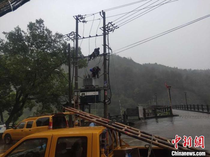 黑格|“黑格比”影响浙江电网：七千余人抢修 9成用户恢复用电