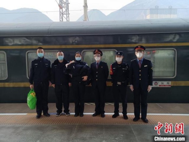 ����Ӥ���õ���ʱ���̰����衱��Ϥ�����ϣ���ƽ���������ݡ��� ���� ��