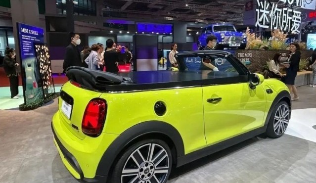 宝马MINI被指区别对待中国人？最新回应.jpg
