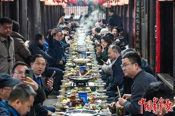 365体育唯一入口:为2193座廊桥续写“人间烟火”(图1)