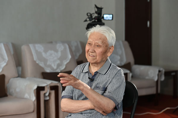 李继伟:想通过参加共产党升官发财,那他就走错