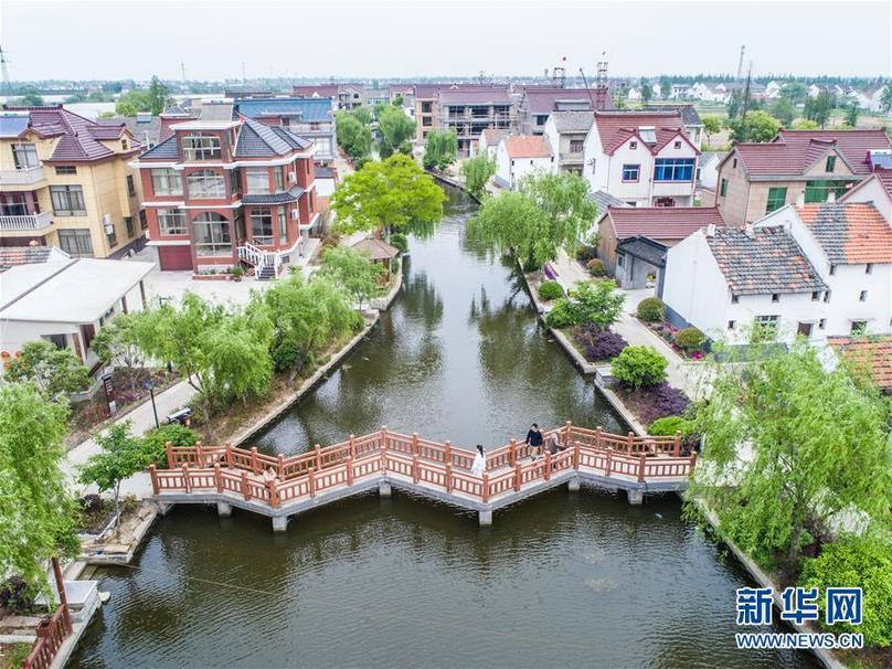 这是浙江省嘉善县干窑镇的新泾港河道(4月21日无人机拍摄).