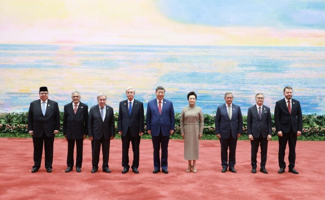   7��17�����磬������ϯϰ��ƽ���Ϻ�����������ϯ2026�����˹����ܴ�����˹�����ȫ�������߼�����鿪Ļʽ��������ּ����������7��16������ϰ��ƽ�ͷ�������������������Ϊ�����ʹ�����л�ӭ��ᡣ�»������ ���� ��