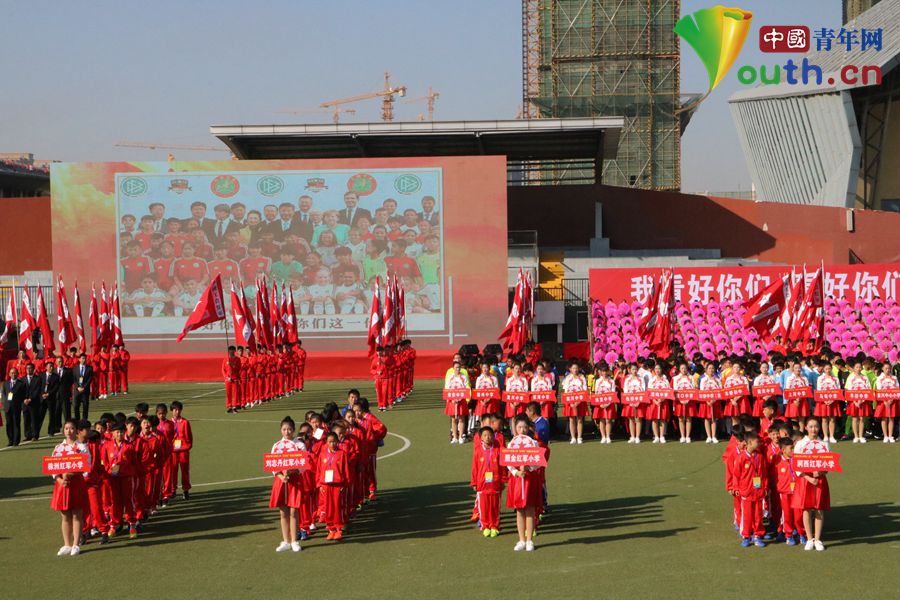 校园足球稳步推进 红军小学红星杯足球赛在淮