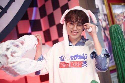 杨迪中秋献礼 《非正式会谈》历数“家珍”