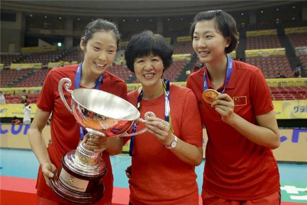 中国女排大冠军杯夺冠 郎平术后首次出征展现
