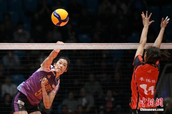 11��5�գ���򲳺����ж���Ա����(��)�ڱ����п��򡣵�������2019-2020�����й�Ů�ų���������һ�׶�B��ڶ��ֱ����У���򲳺����ж���3��0սʤ��������Ͷ�ʶӡ�<a target='_blank' href='http://www.chinanews.com/'>������</a>���� ١�� ��