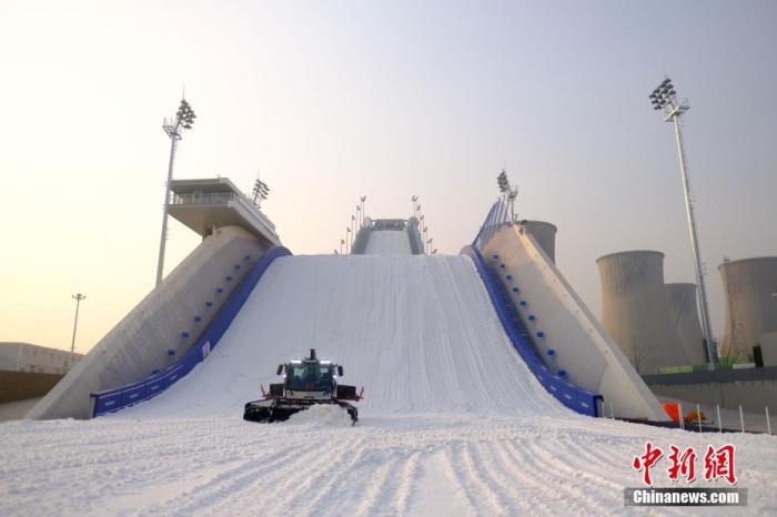 首钢滑雪大跳台是北京冬奥会跳台滑雪项目的比赛场馆,也是北京赛区