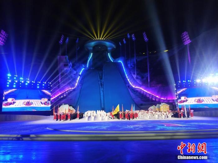 ���彨����������й���ͳ������⡱����˱�����س�����ѩ���⡱��ͼΪ��Ļʽ�ֳ���<a target='_blank' href='/'><p  align=