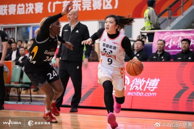 熊猫体育：广东队夺冠！四川女篮赛季只输4场 3场在总决赛(图4)