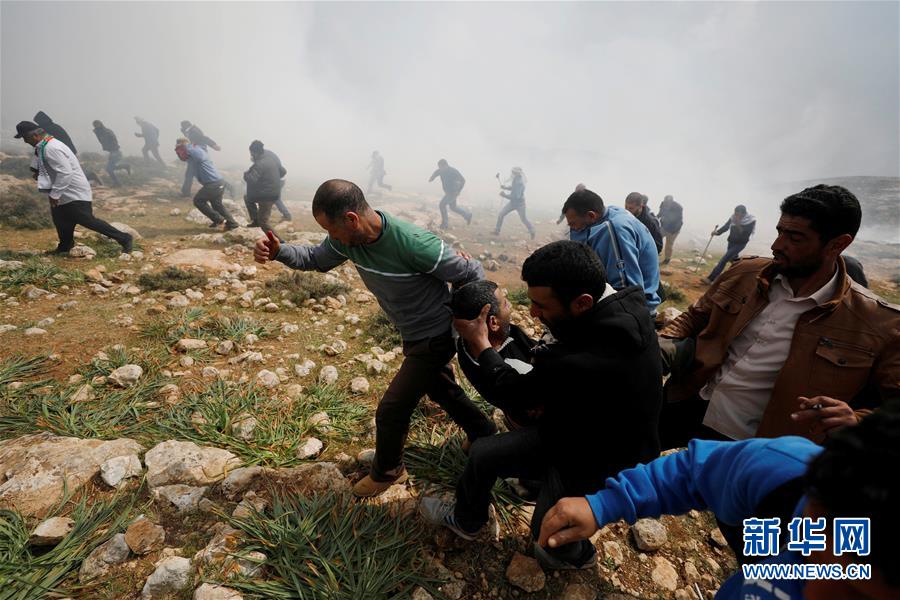 �����һ�ߣ���3����ͻ