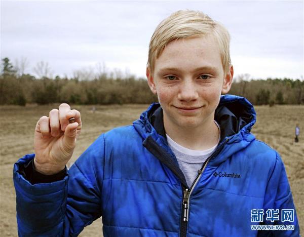 美国一少年逛公园寻宝捡到7.44克拉大钻石