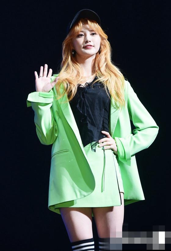 exid炫彩着装亮相新专辑见面会hani热裤纤腰引热议组图