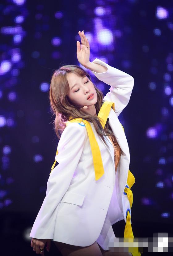 exidgirlsdaypristin等女团同台拼人气monstax热舞动感帅气组图