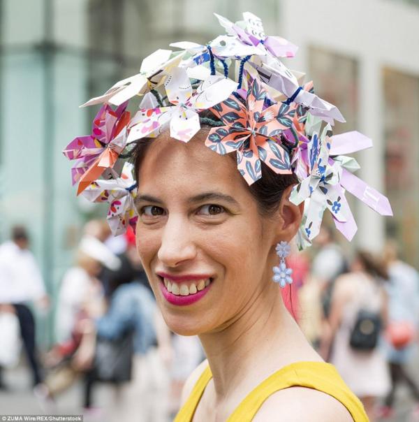 复活节来了纽约民众精心装扮参与复活节游行