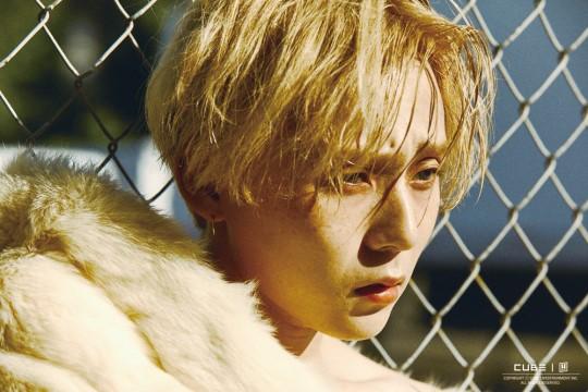 triple h《199x》现场拍摄花絮照曝光 泫雅化雀斑妆俏皮又性感【组图