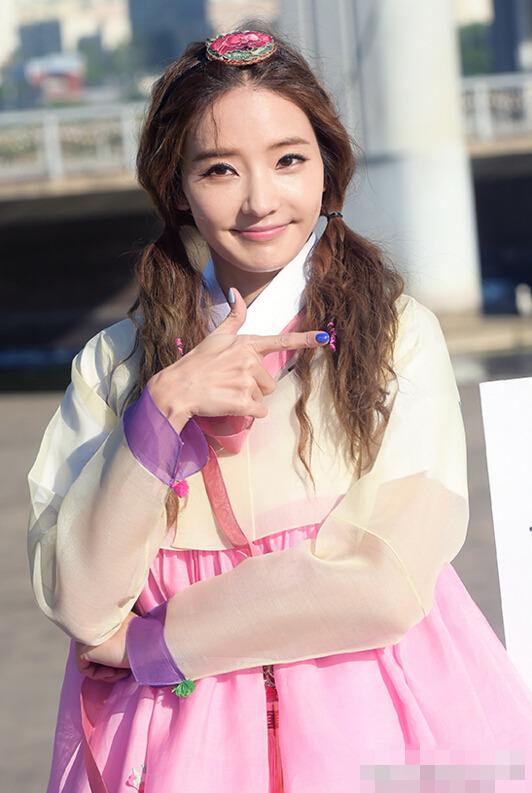 姐姐们的slamdunk固定嘉宾穿韩服跳舞37岁韩彩英和16岁全昭弥舞姿pk